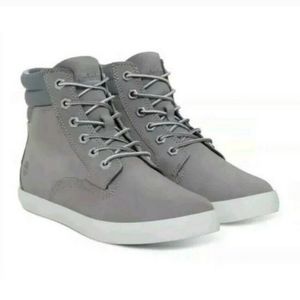 Timberland woman's dausette sneaker boots, ortholite sole size 8